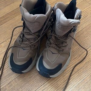 Hoka Anacapa hiking shoes. Perfect condition